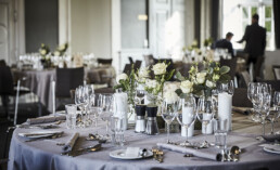 Bord dekoration af festlokaler til bryllup