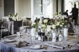 Bord dekoration af festlokaler til bryllup