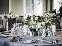 Bord dekoration af festlokaler til bryllup